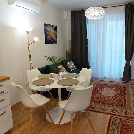 Gizella Apartman Balatonfenyves Exterior photo