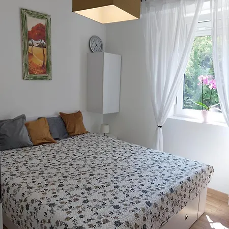 Gizella Apartman Balatonfenyves Exterior photo