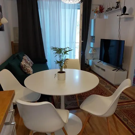 Gizella Apartman Balatonfenyves Exterior photo