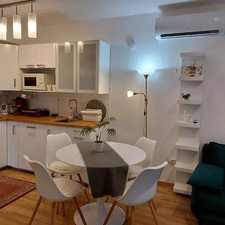 Gizella Apartman Balatonfenyves Exterior photo